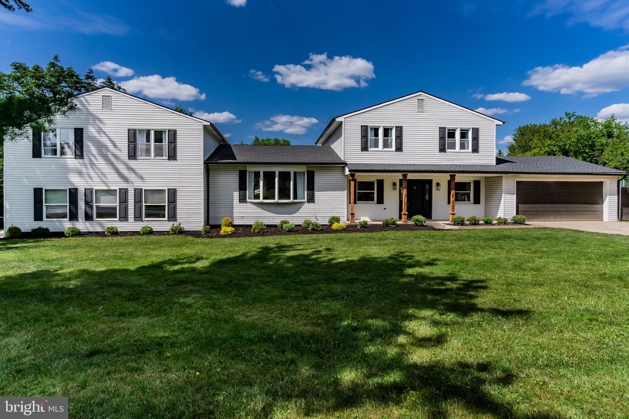 COLONIAL HILLS - Residential