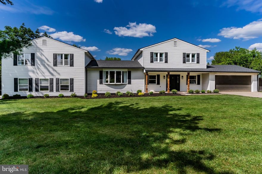 This 5 Bedroom home is a MUST SEE! Newly updated in highly desirable Colonial Hill! This home has 5 bedrooms, and 4 full newly renovated baths, and a 1/2 bath with an open floor plan. Five car garage, perfect for the hobbiest. This will not last! P

PICTURES WILL BE POSTED 6-2-2026