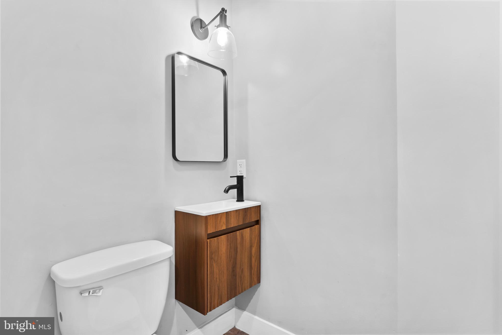 COLONIAL HILLS - Residential