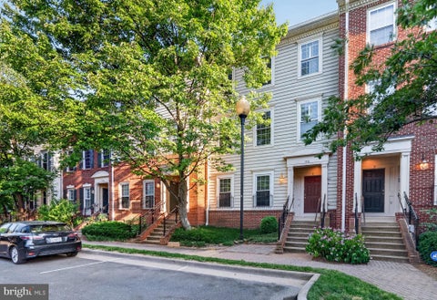 Condo For Sale - 718 Norfolk Lane #A<br/> ALEXANDRIA, VA 22314