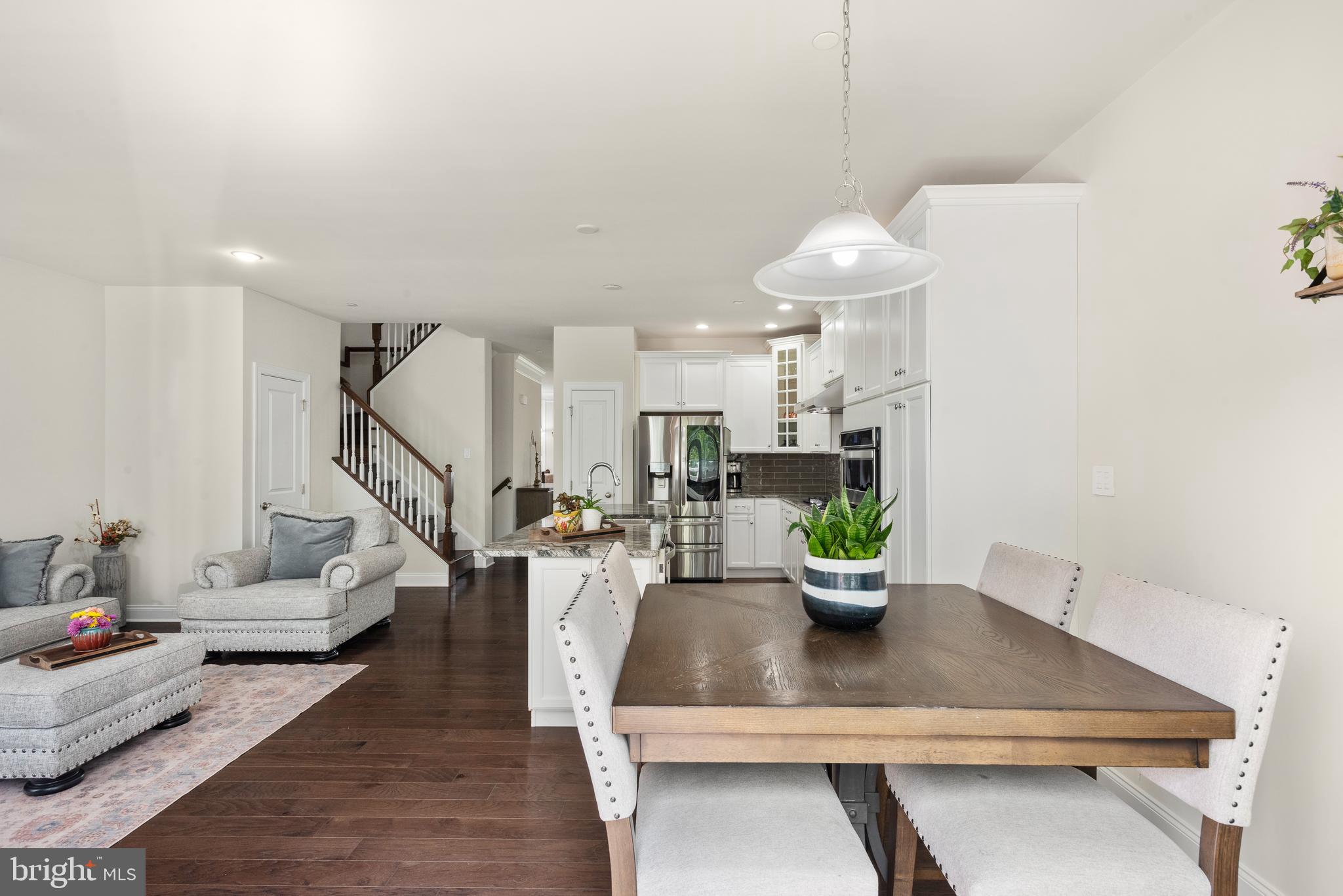 RAVENSCLIFF - Residential