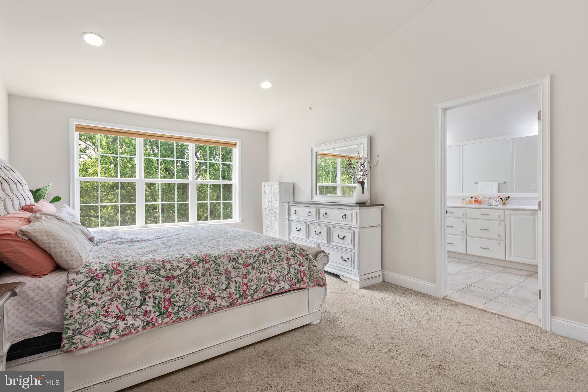 RAVENSCLIFF - Residential