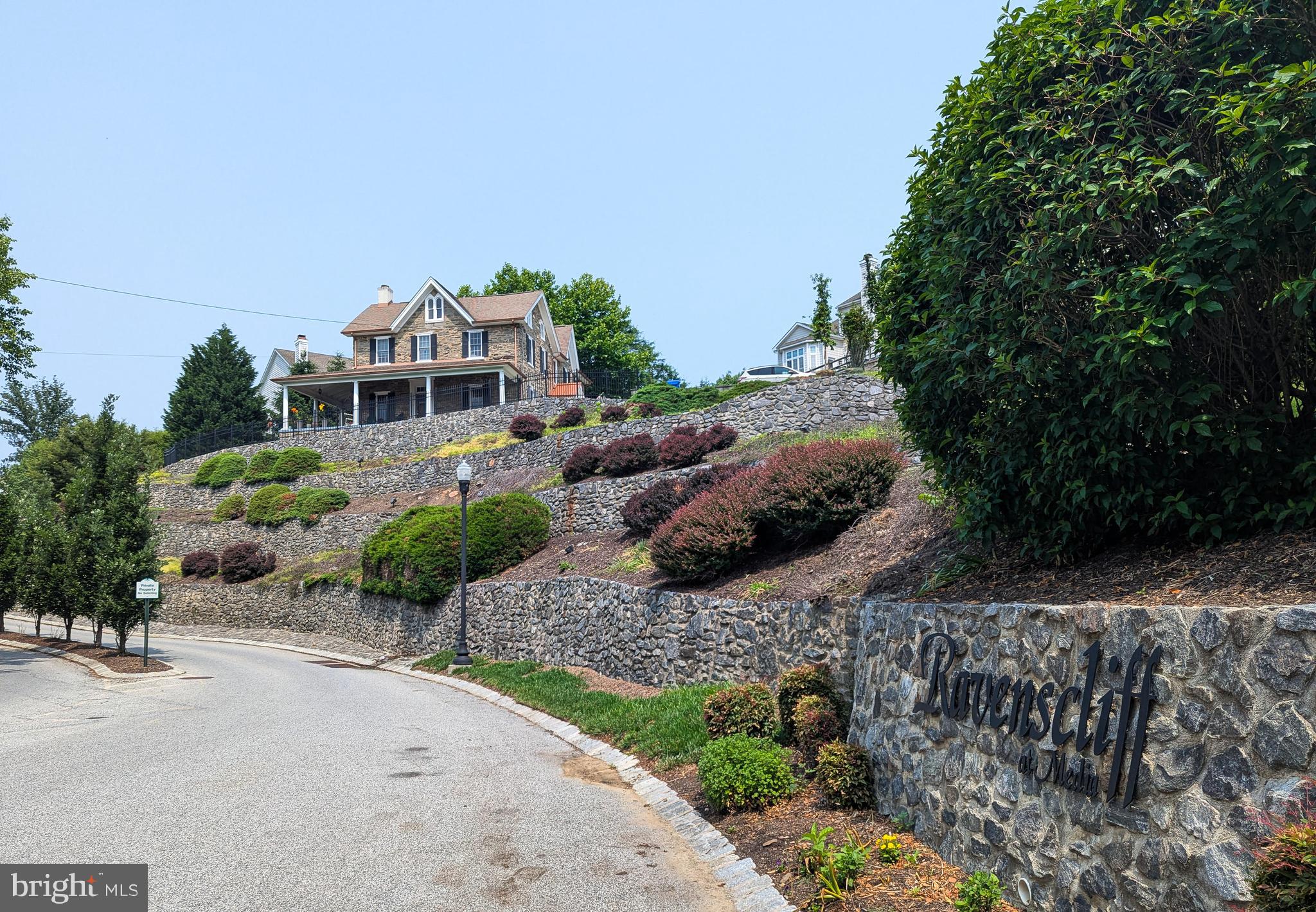 RAVENSCLIFF - Residential