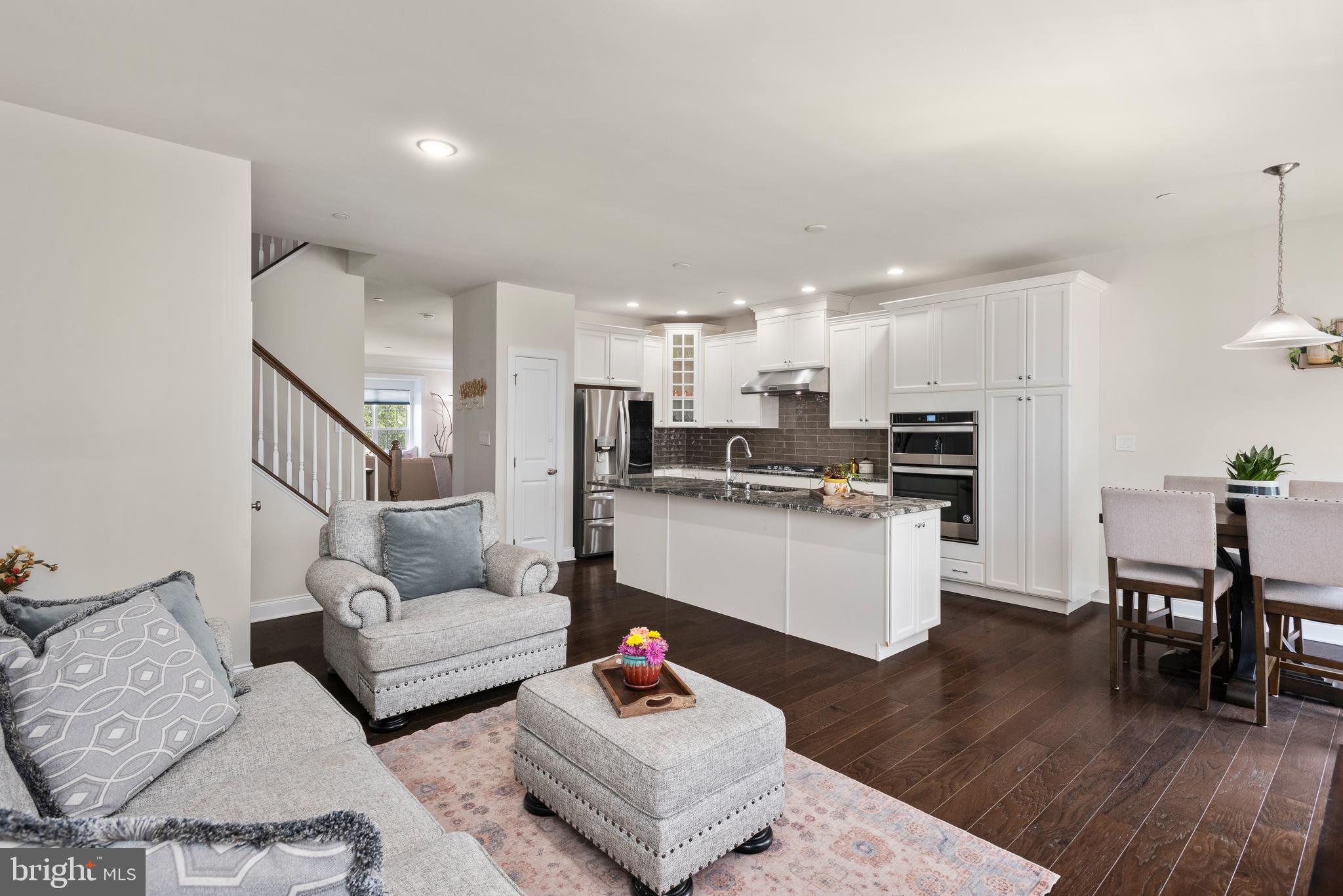 RAVENSCLIFF - Residential