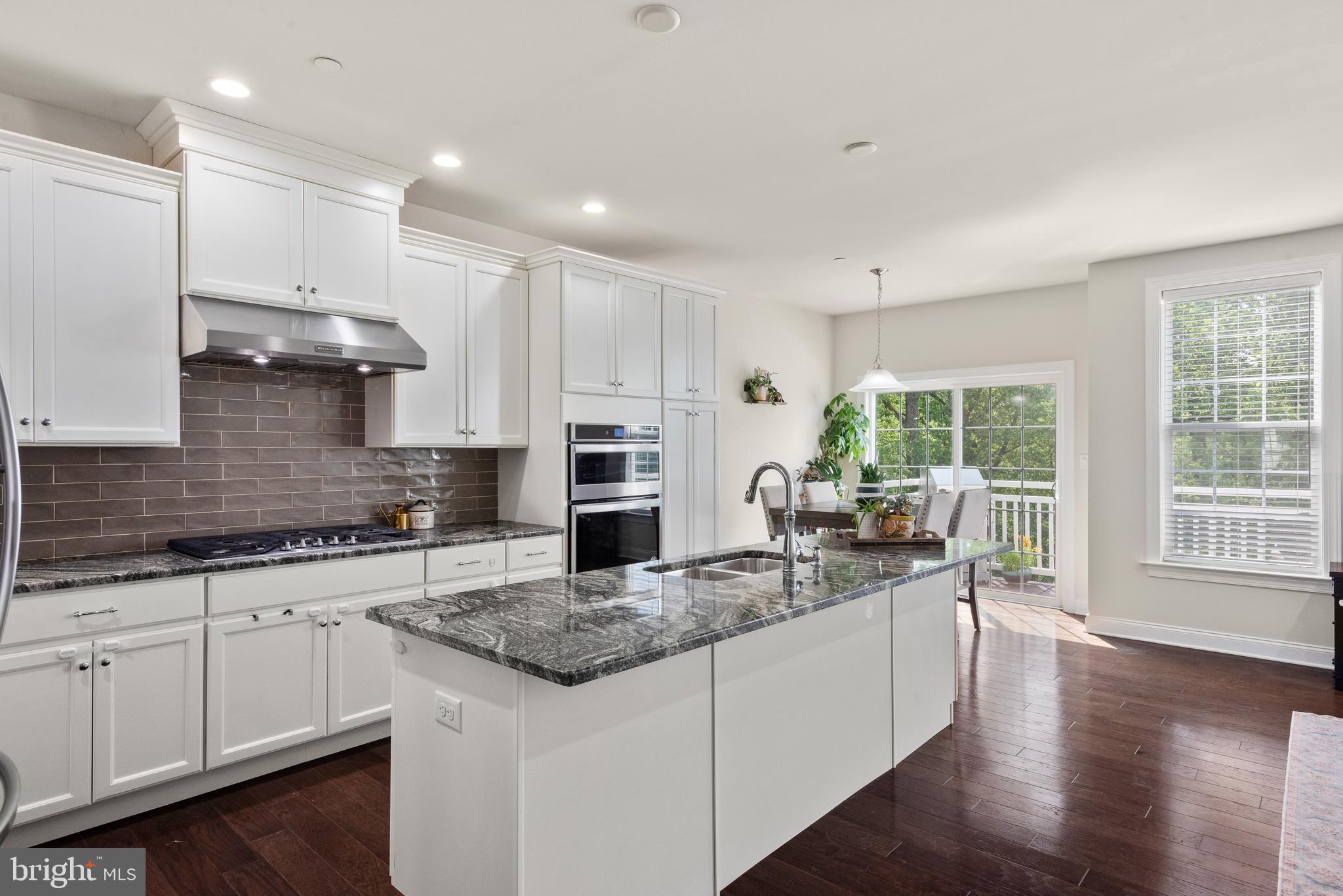 RAVENSCLIFF - Residential