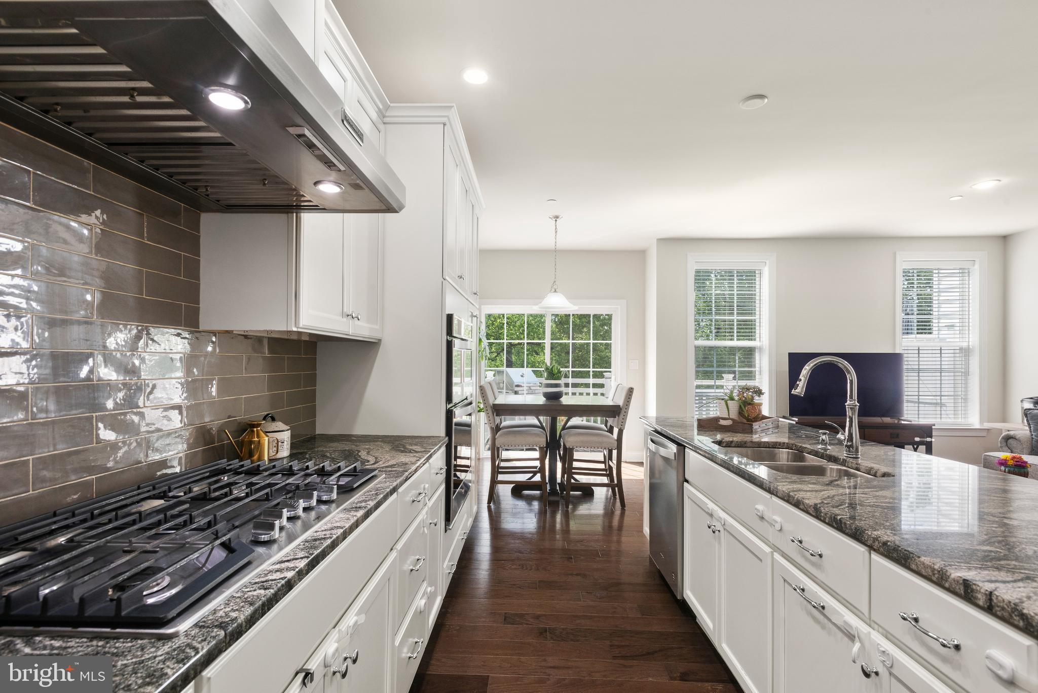 RAVENSCLIFF - Residential