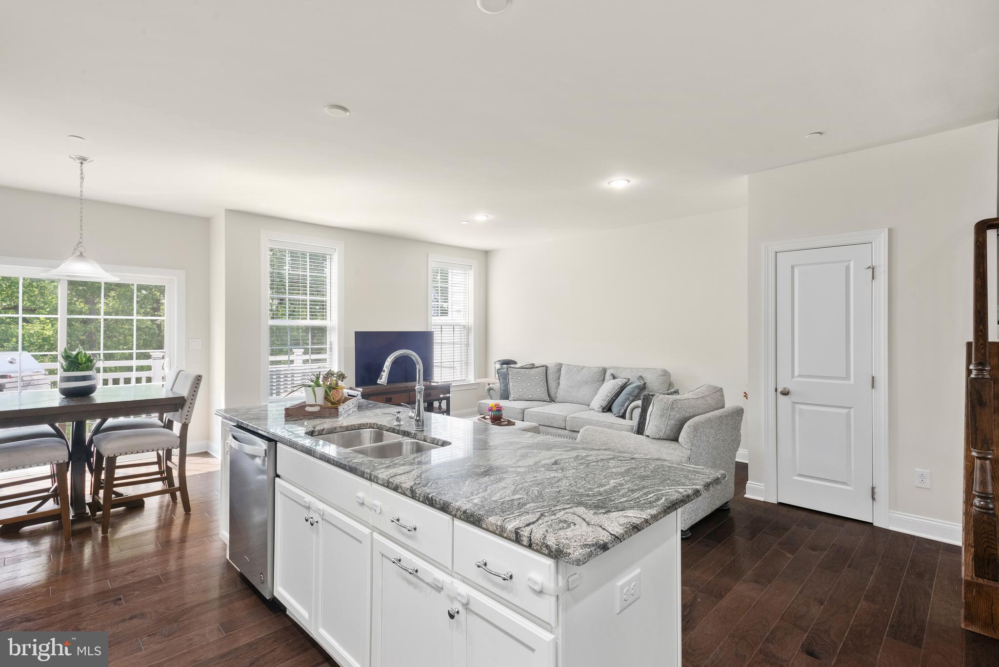 RAVENSCLIFF - Residential