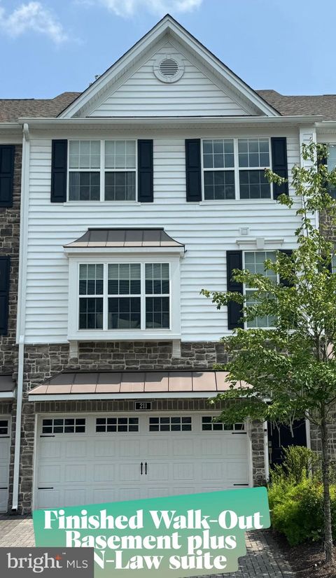 211 CORVUS CIRCLE 128 MEDIA PA 19063