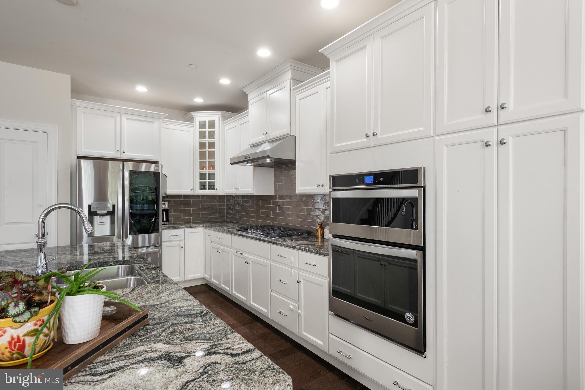 RAVENSCLIFF - Residential