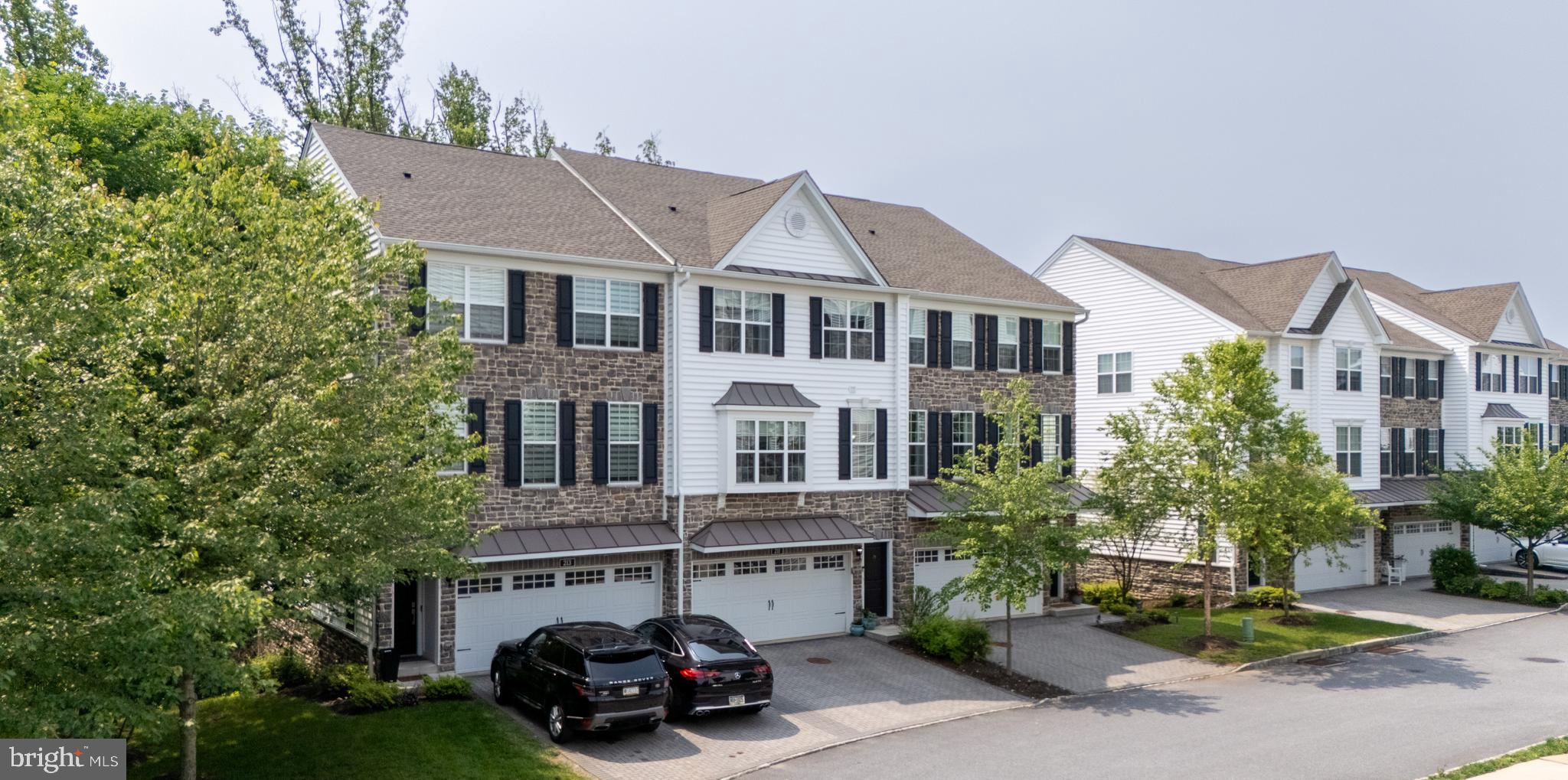 RAVENSCLIFF - Residential