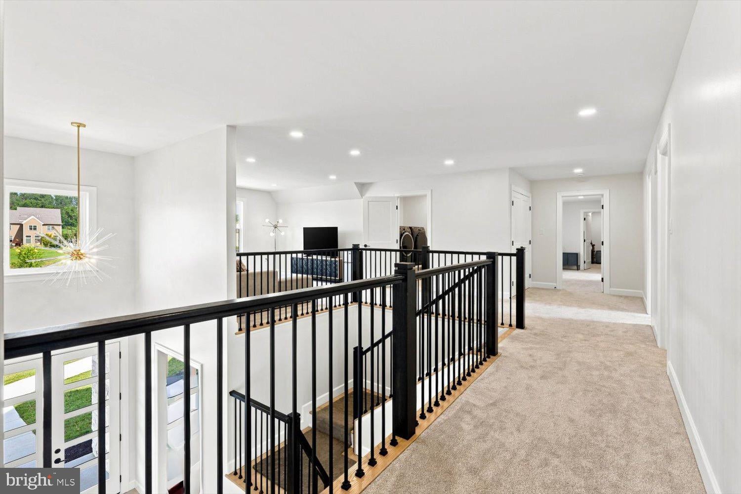585 DOLLY DRIVE
