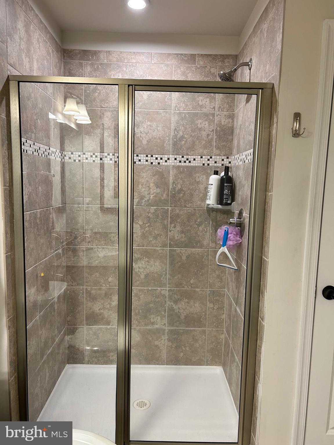 BRADLEY SQUARE - Residential Lease