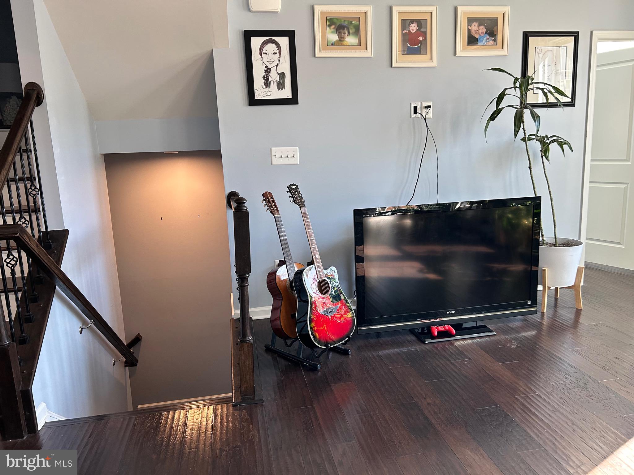 BRADLEY SQUARE - Residential Lease