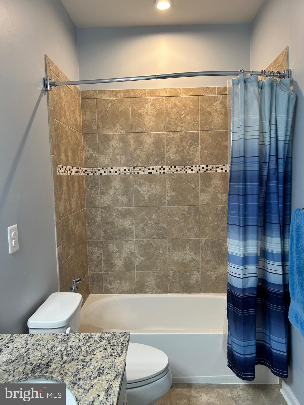 BRADLEY SQUARE - Residential Lease