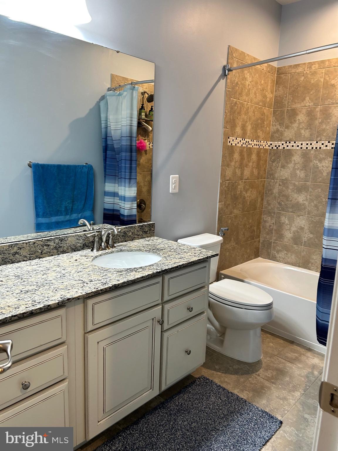 BRADLEY SQUARE - Residential Lease