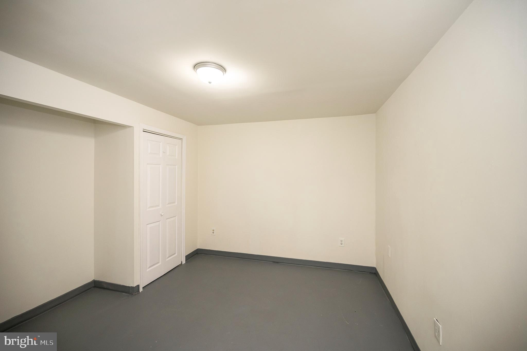 WILLIAMSTOWN - Residential