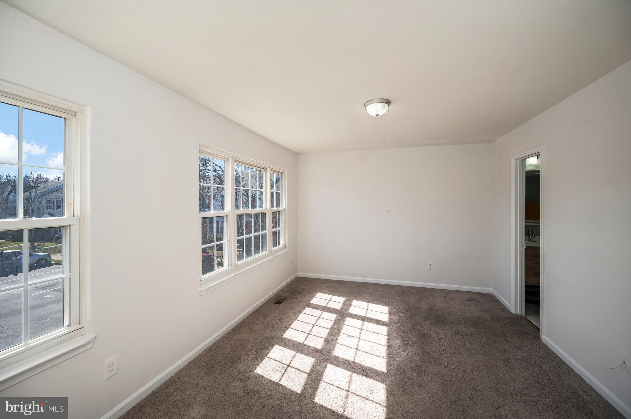 WILLIAMSTOWN - Residential