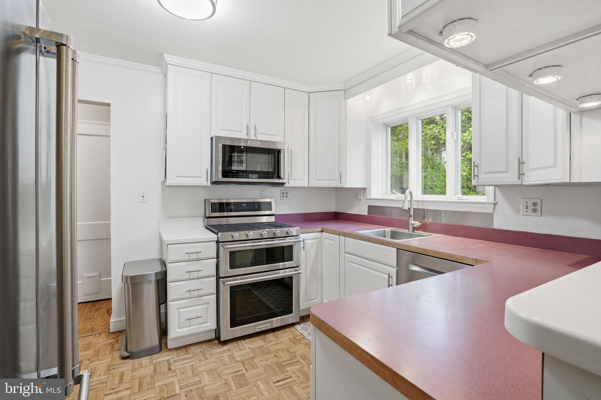 GLEN MAR PARK - Residential