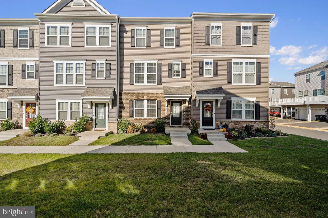 LANDING AT CENTRAL PARK - Residential Lease