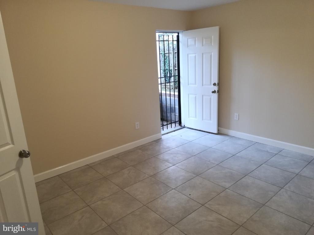 WHEATON WOODS - Residential Lease