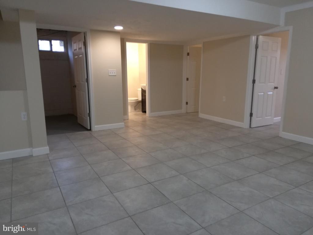 WHEATON WOODS - Residential Lease