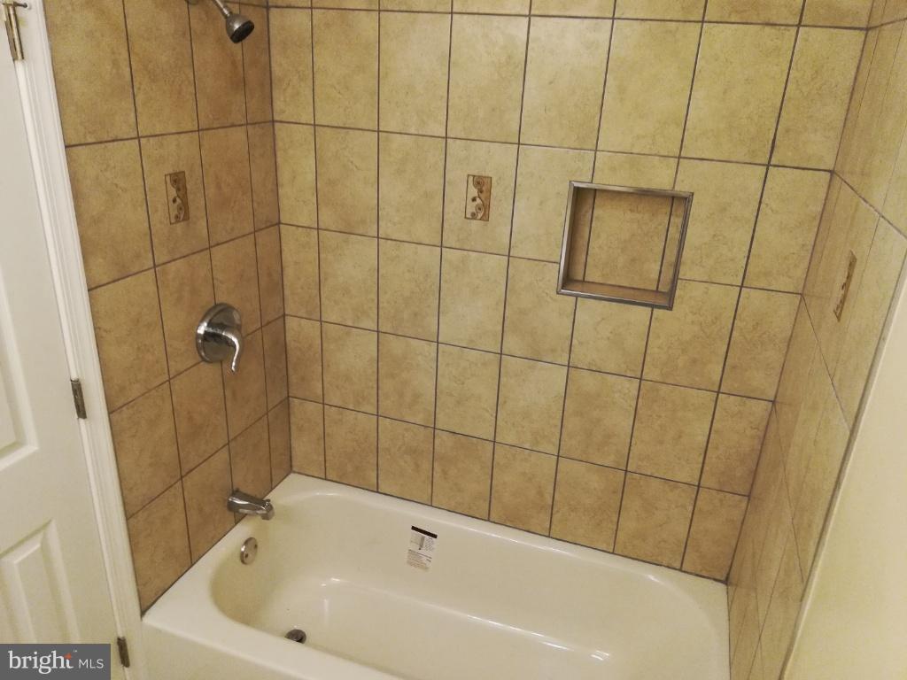 WHEATON WOODS - Residential Lease