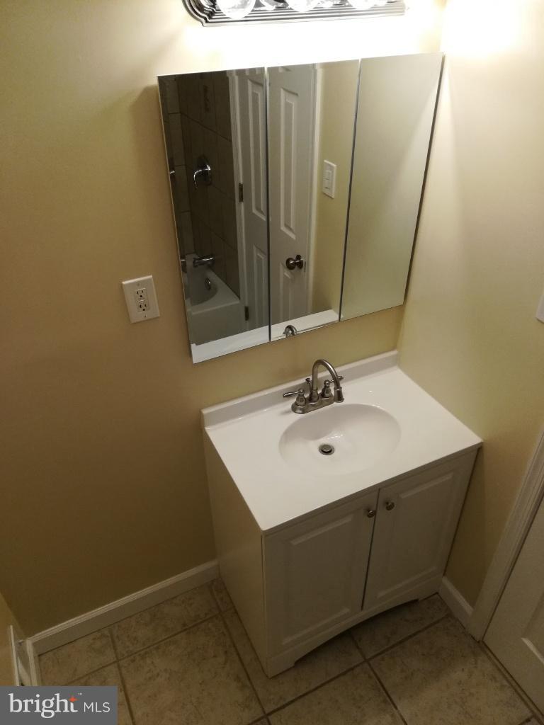 WHEATON WOODS - Residential Lease