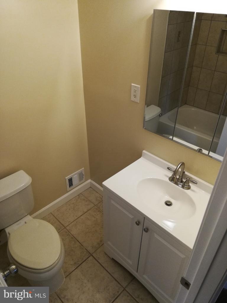 WHEATON WOODS - Residential Lease