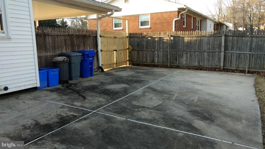 WHEATON WOODS - Residential Lease