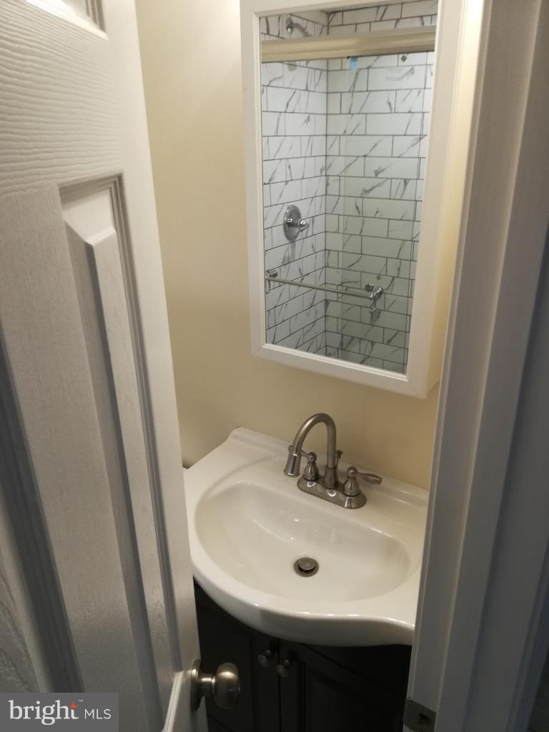 WHEATON WOODS - Residential Lease