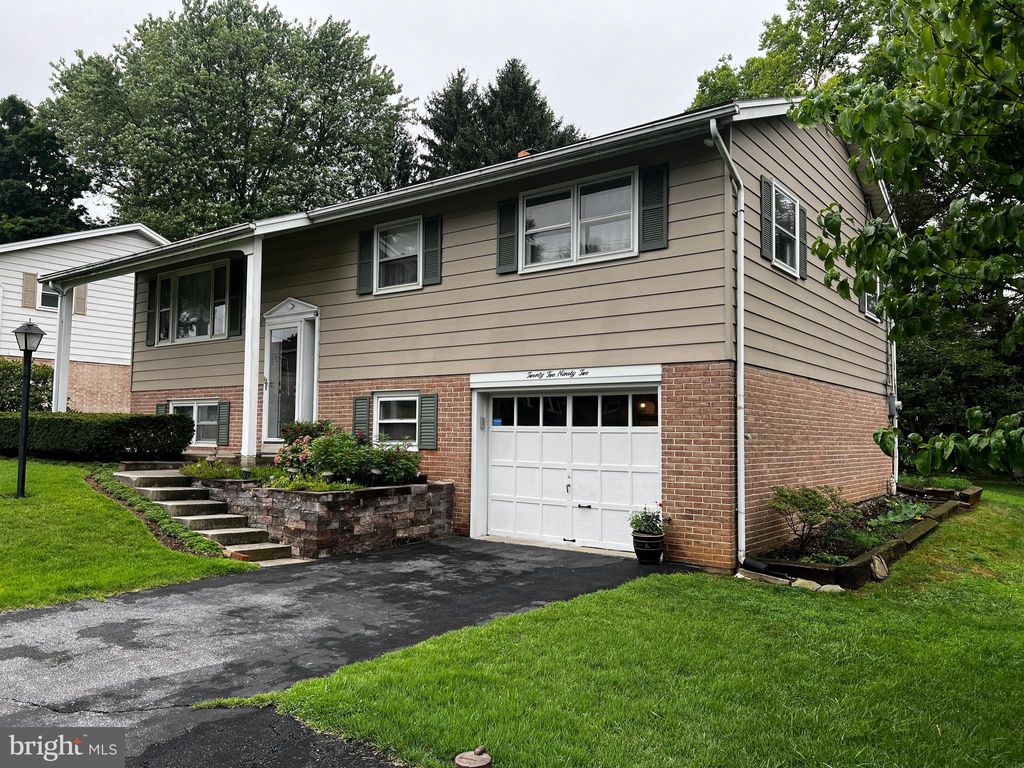 Photo of 2292 Albern Boulevard, Lancaster, PA 17601 (MLS # PALA2055626)