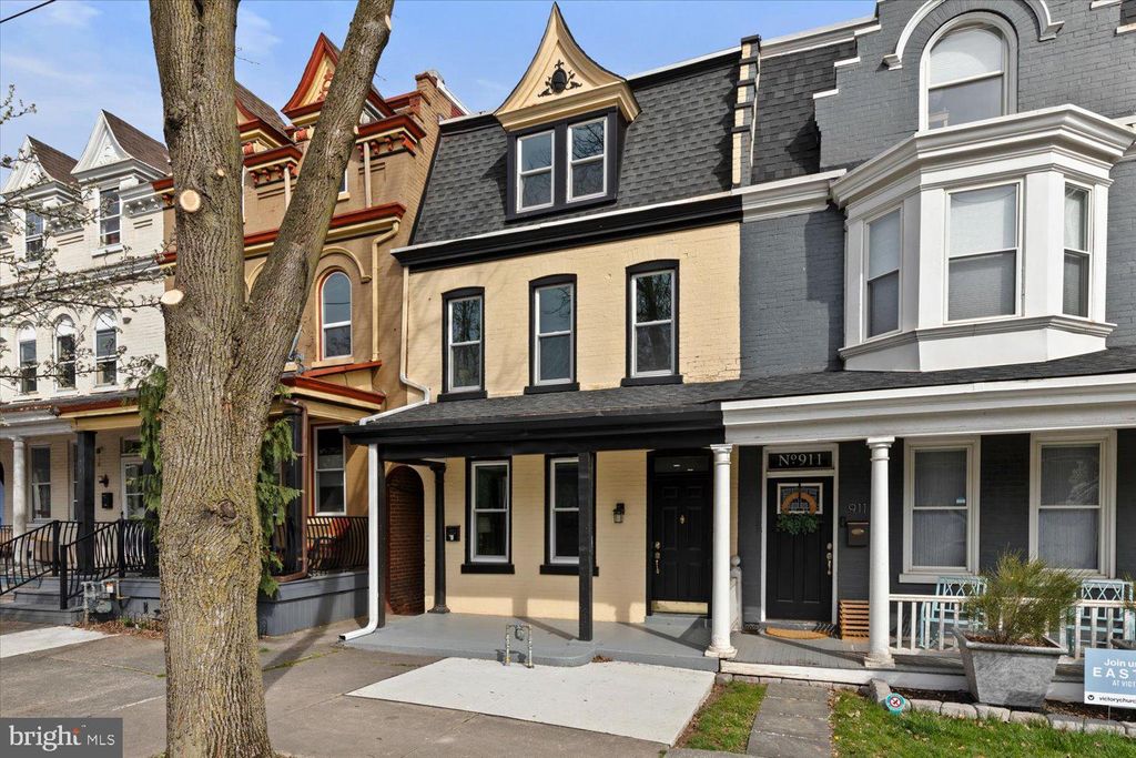 Photo of 909 E Orange Street, Lancaster, PA 17601 (MLS # PALA2048388)