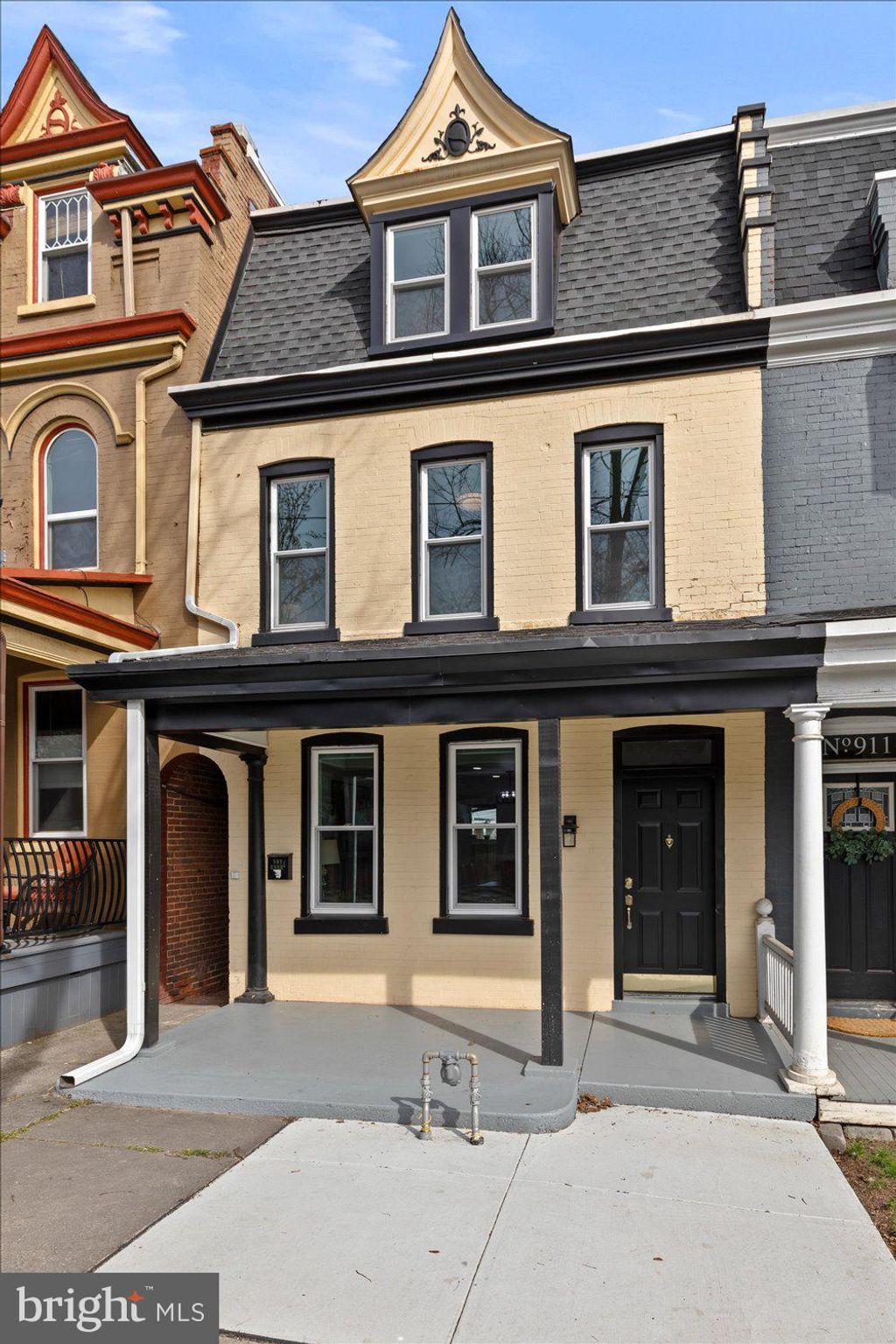 Photo of 909 E Orange Street, Lancaster, PA 17601 (MLS # PALA2048388)