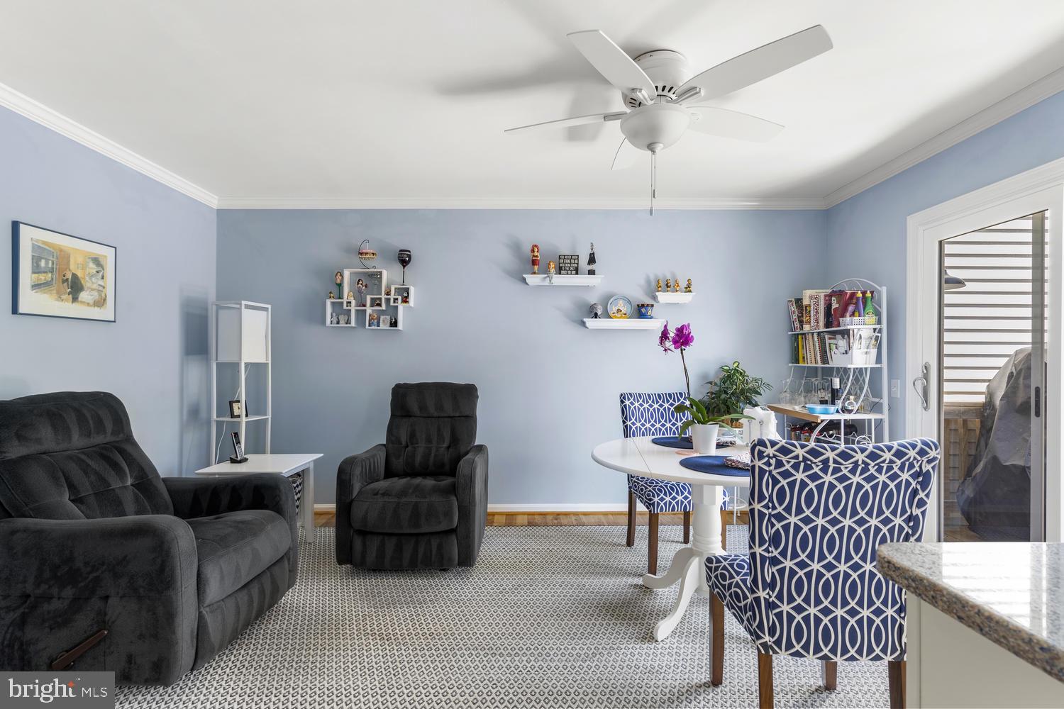 DUMONT OAKS - Residential