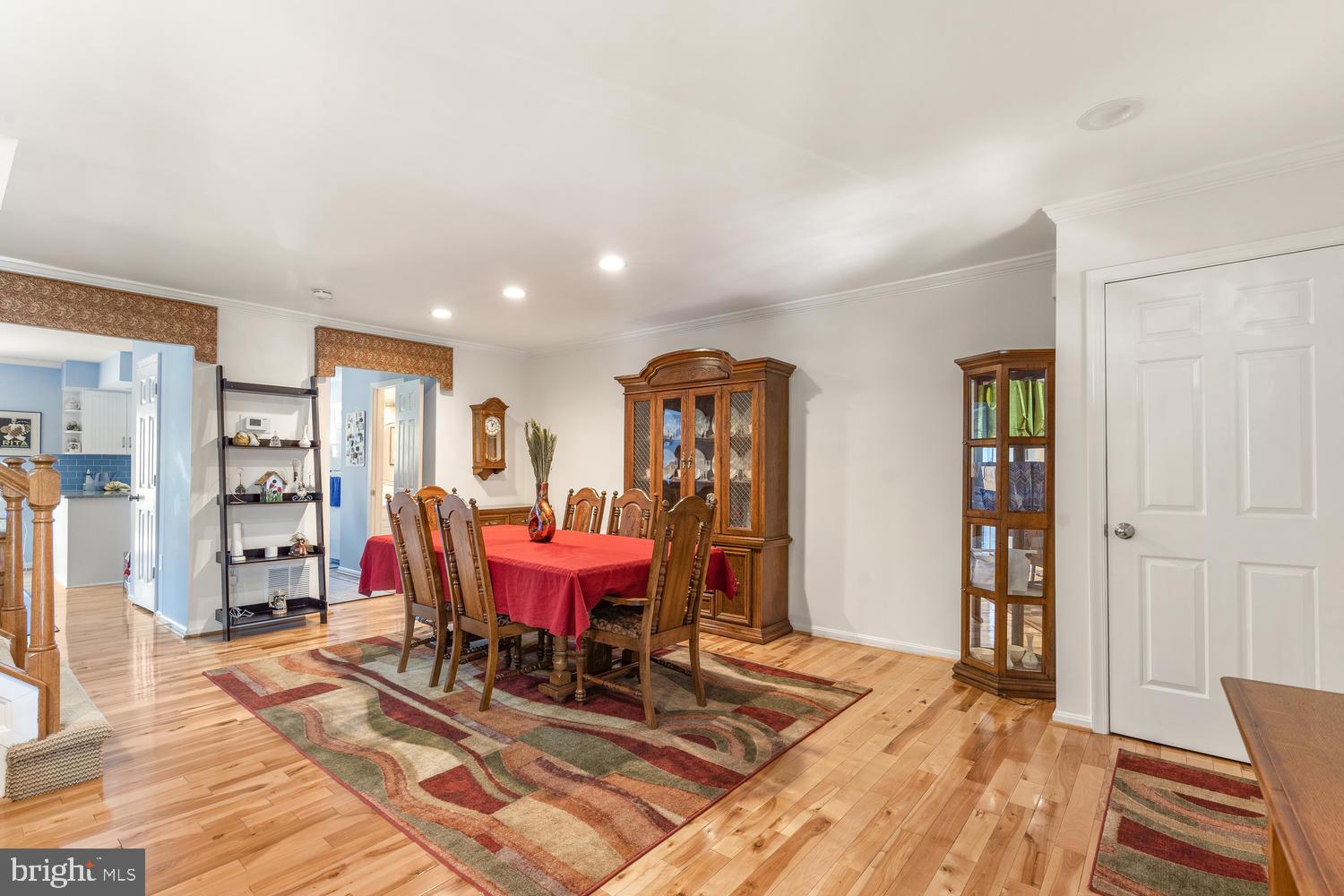 DUMONT OAKS - Residential