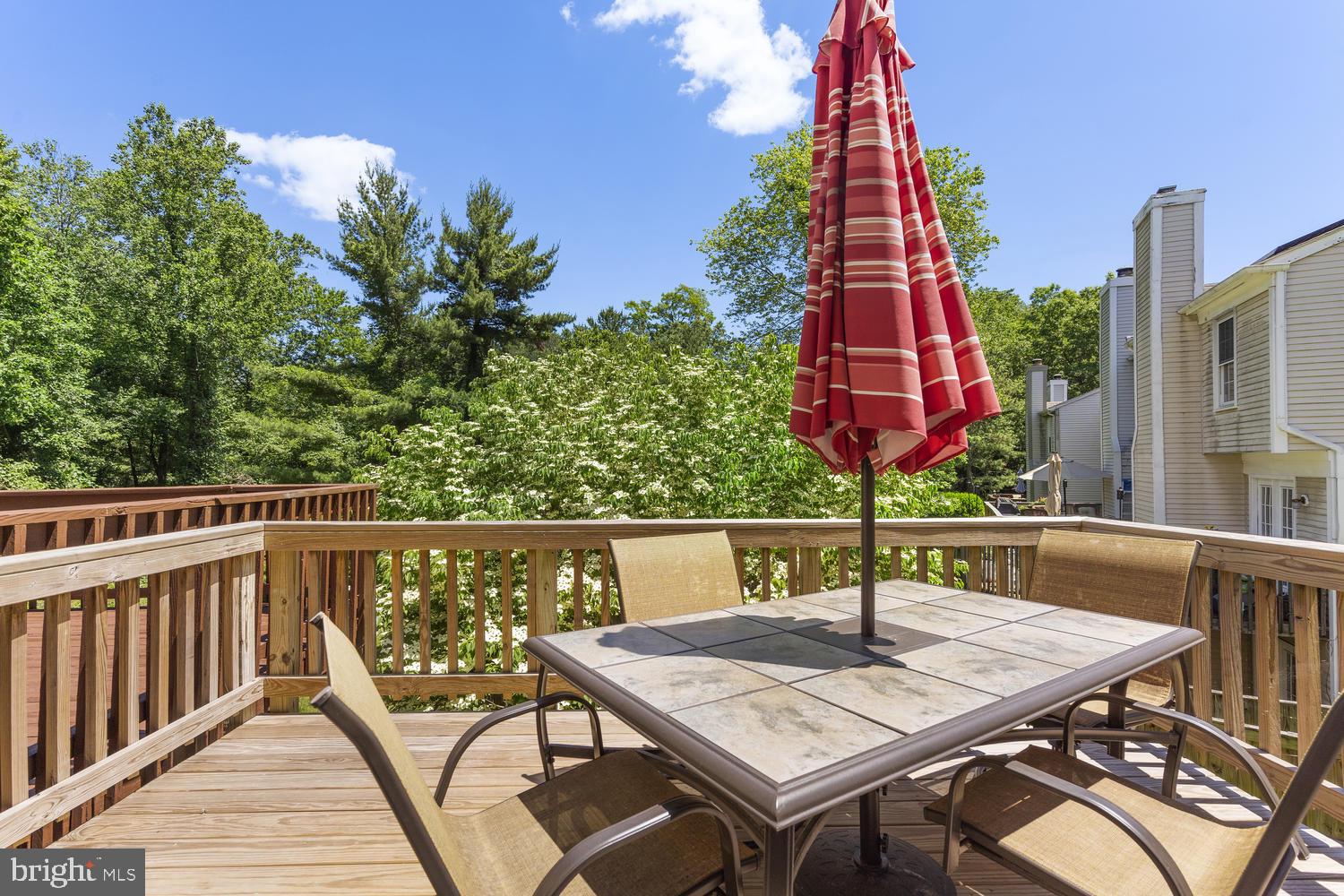 DUMONT OAKS - Residential