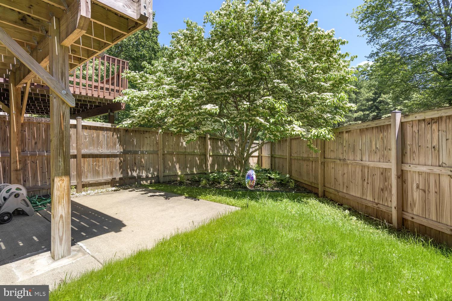 DUMONT OAKS - Residential