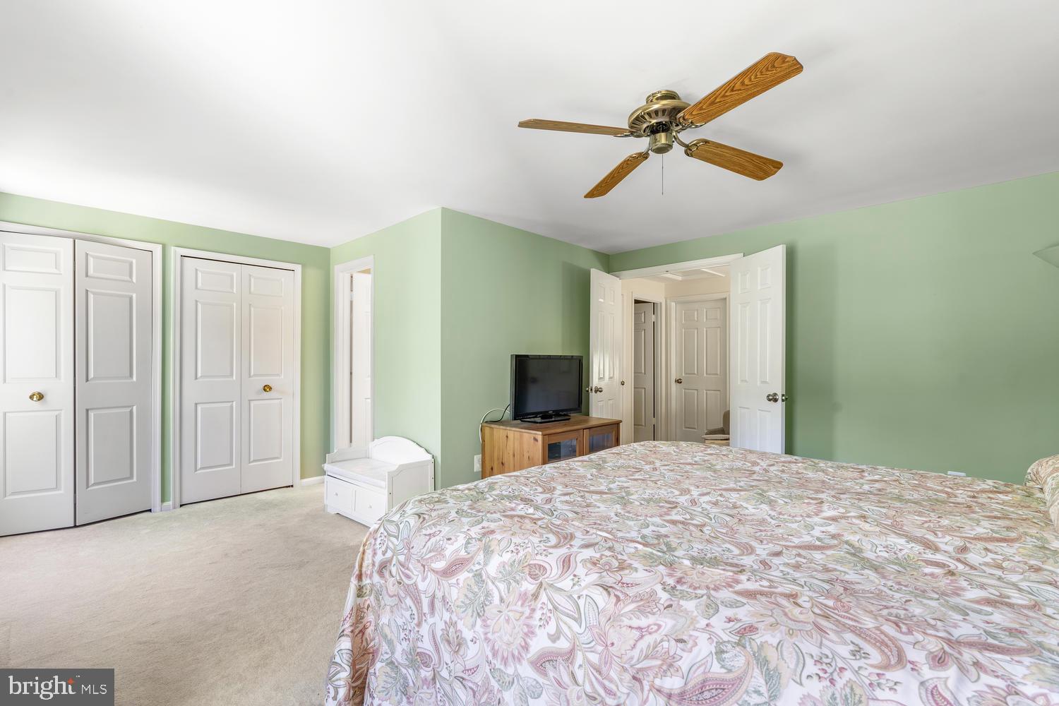 DUMONT OAKS - Residential