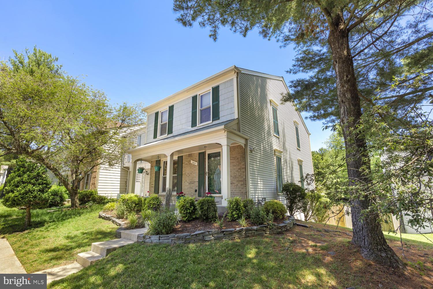 DUMONT OAKS - Residential