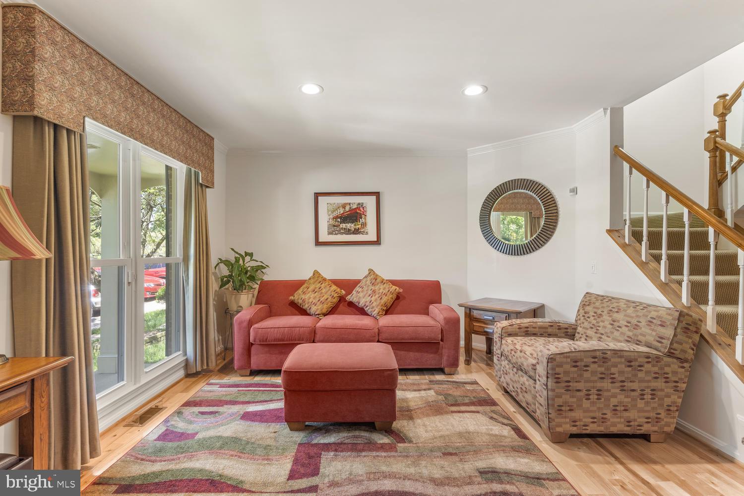 DUMONT OAKS - Residential