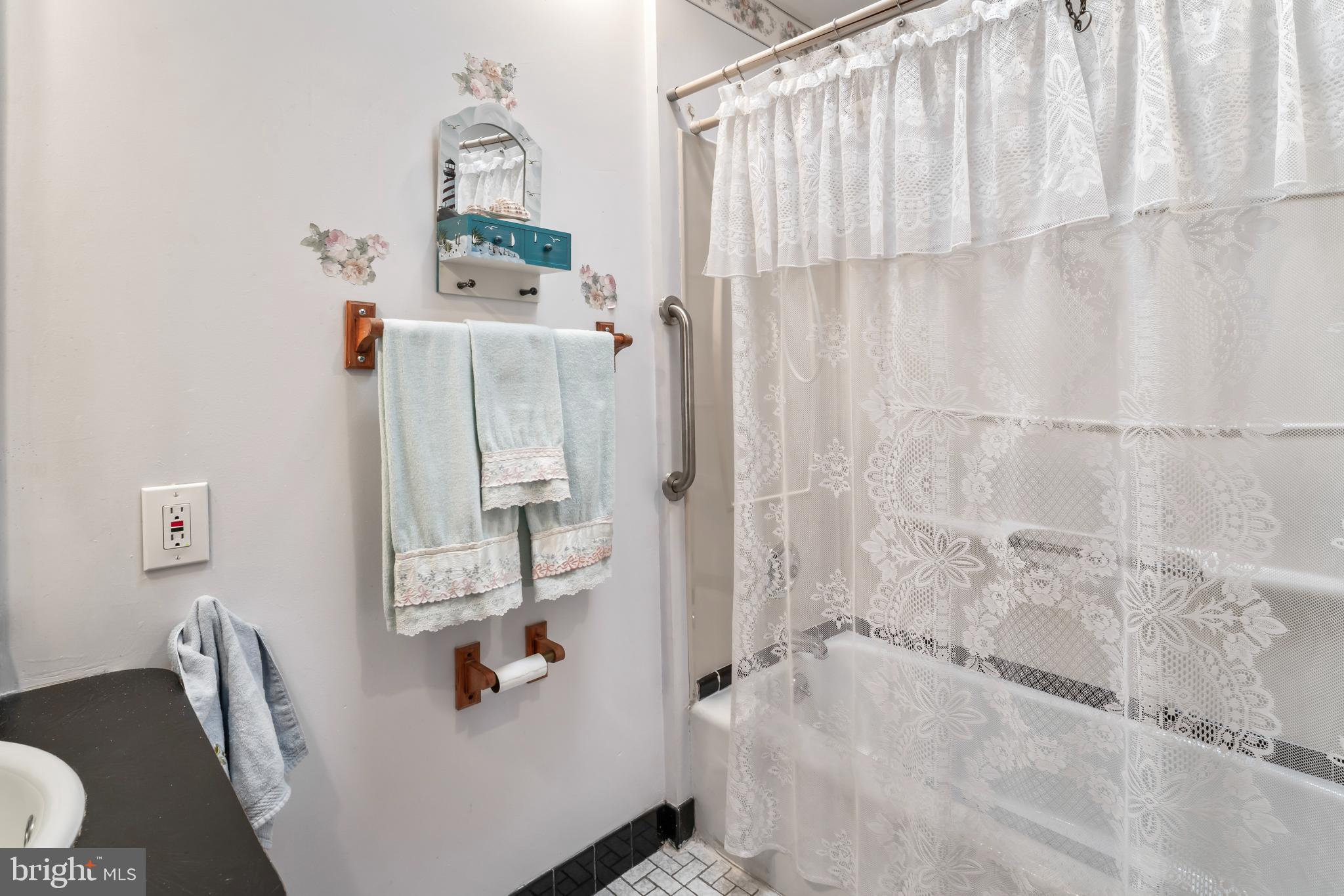 DREXEL HILL - Residential