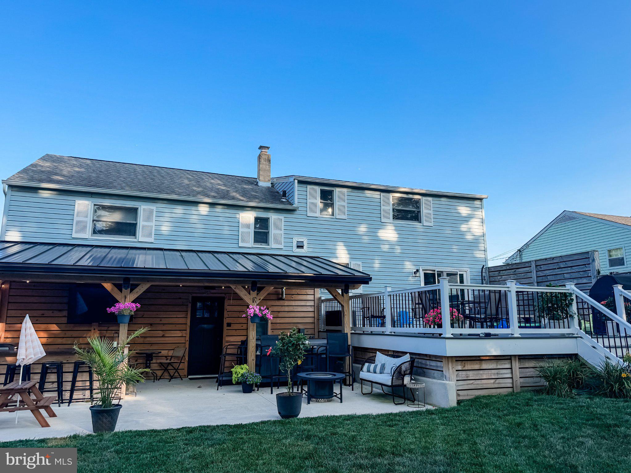 1019 HOWARD ROAD