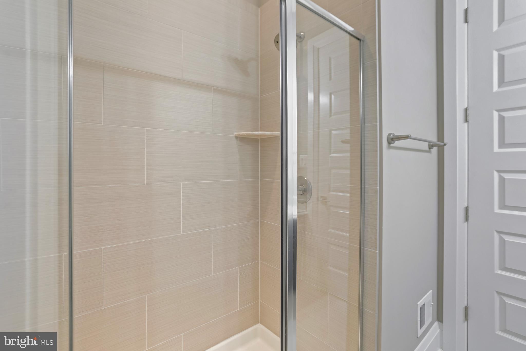 GREENS SOUTH AT WILLOWSF - Residential