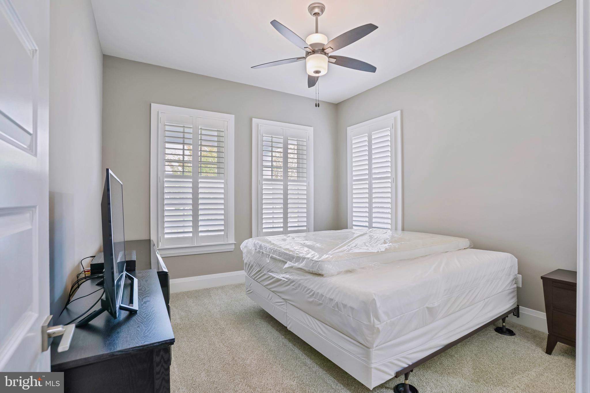 GREENS SOUTH AT WILLOWSF - Residential