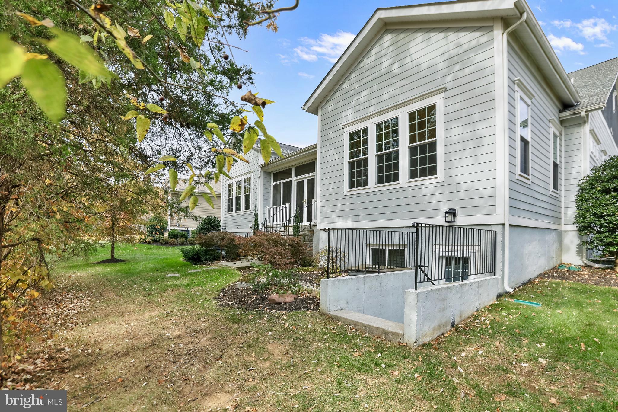 GREENS SOUTH AT WILLOWSF - Residential