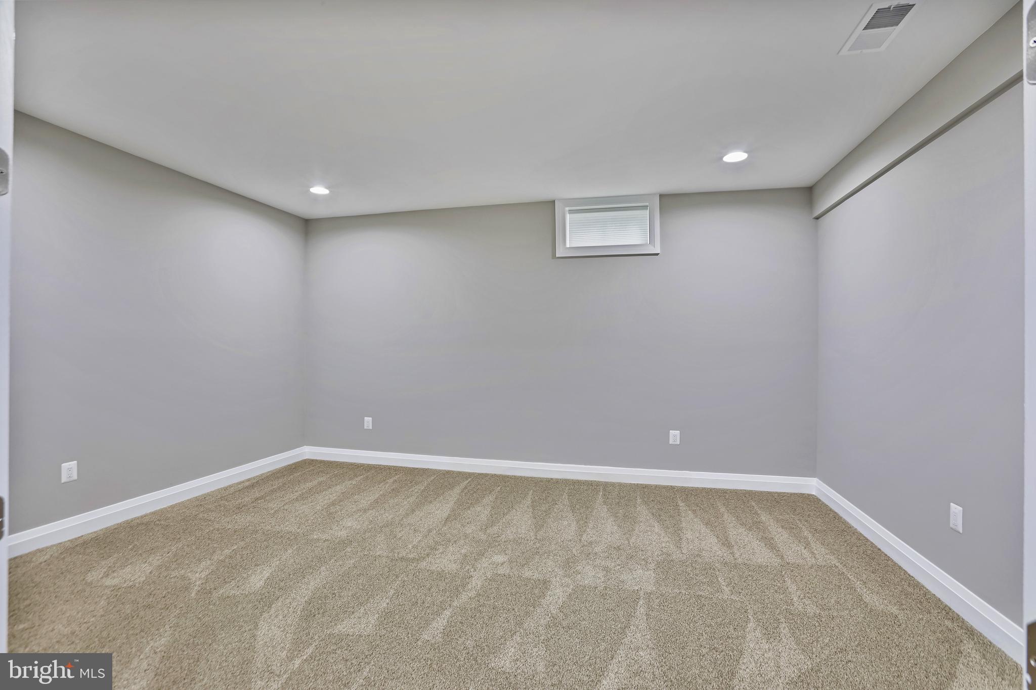 GREENS SOUTH AT WILLOWSF - Residential