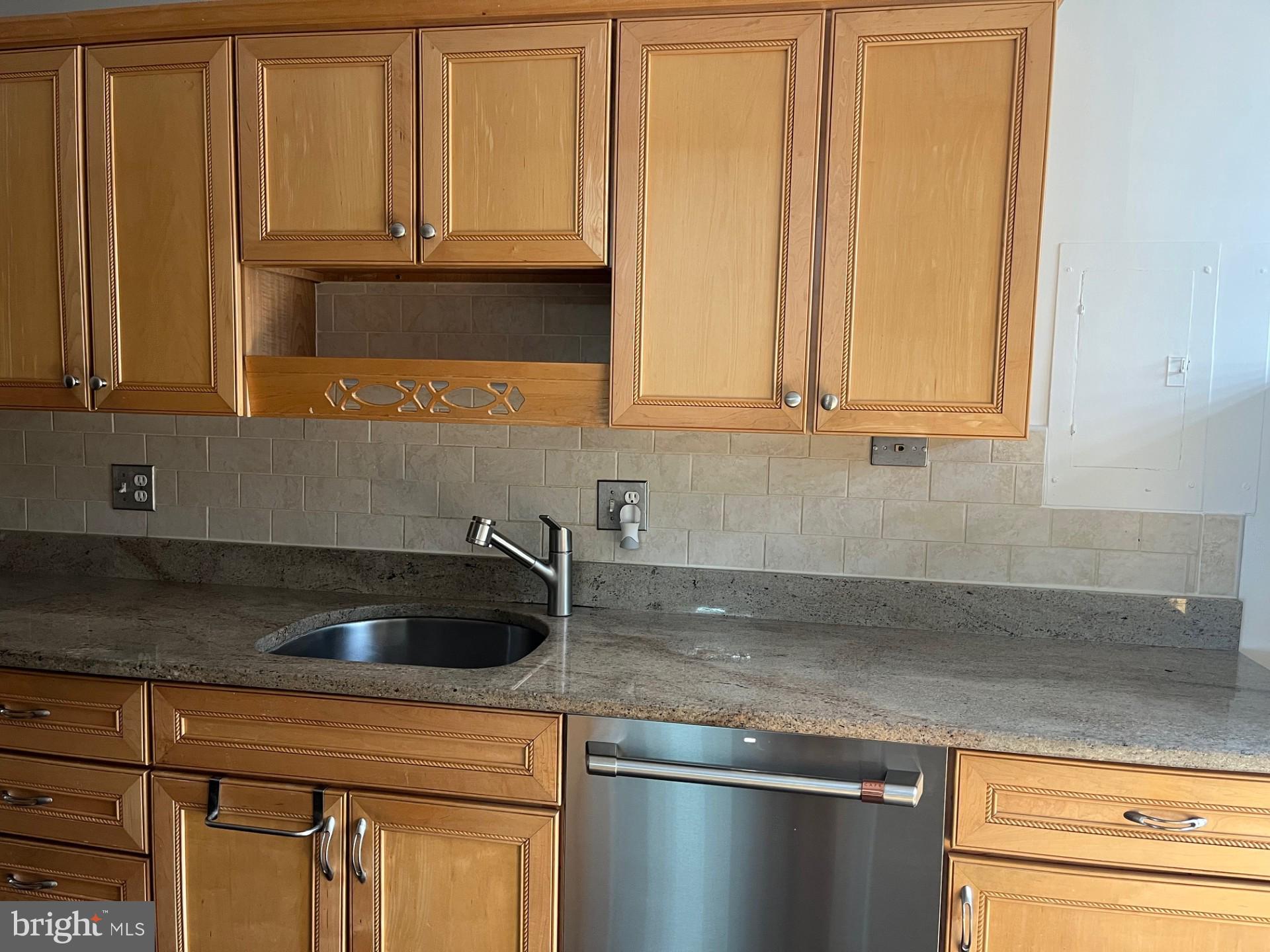 REGENCY AT MCLEAN - Residential Lease