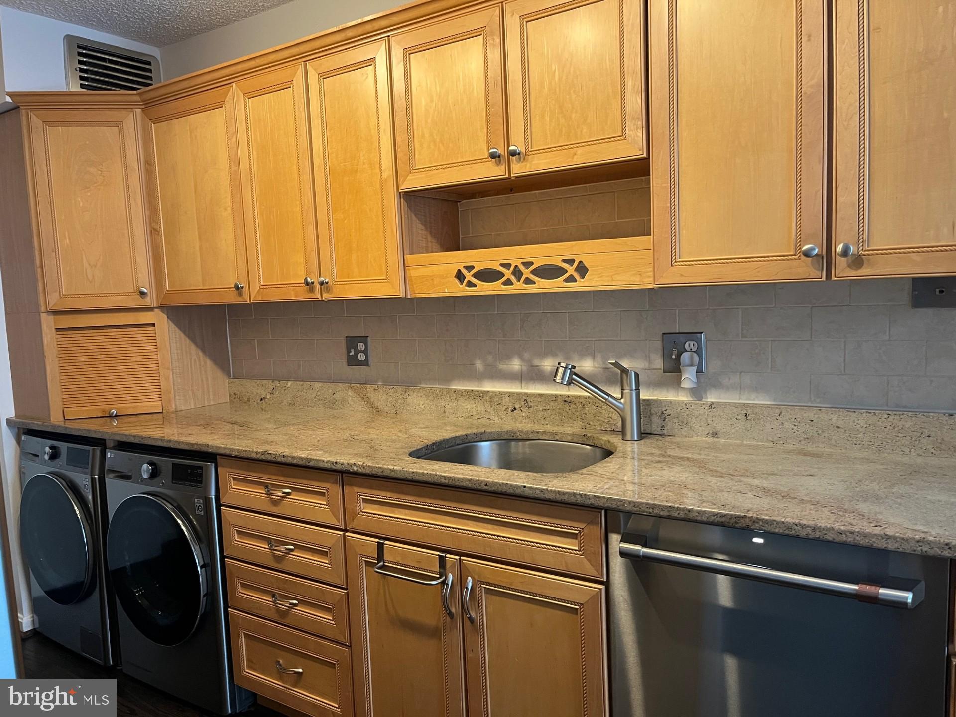 REGENCY AT MCLEAN - Residential Lease