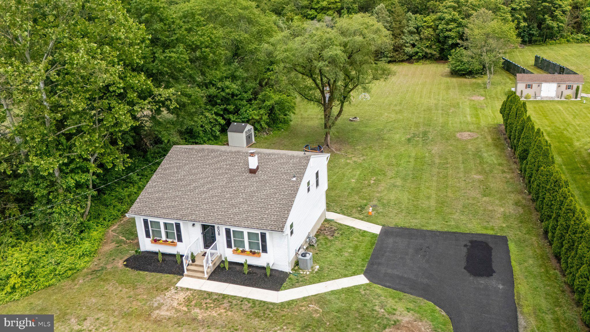 608 JONES ROAD