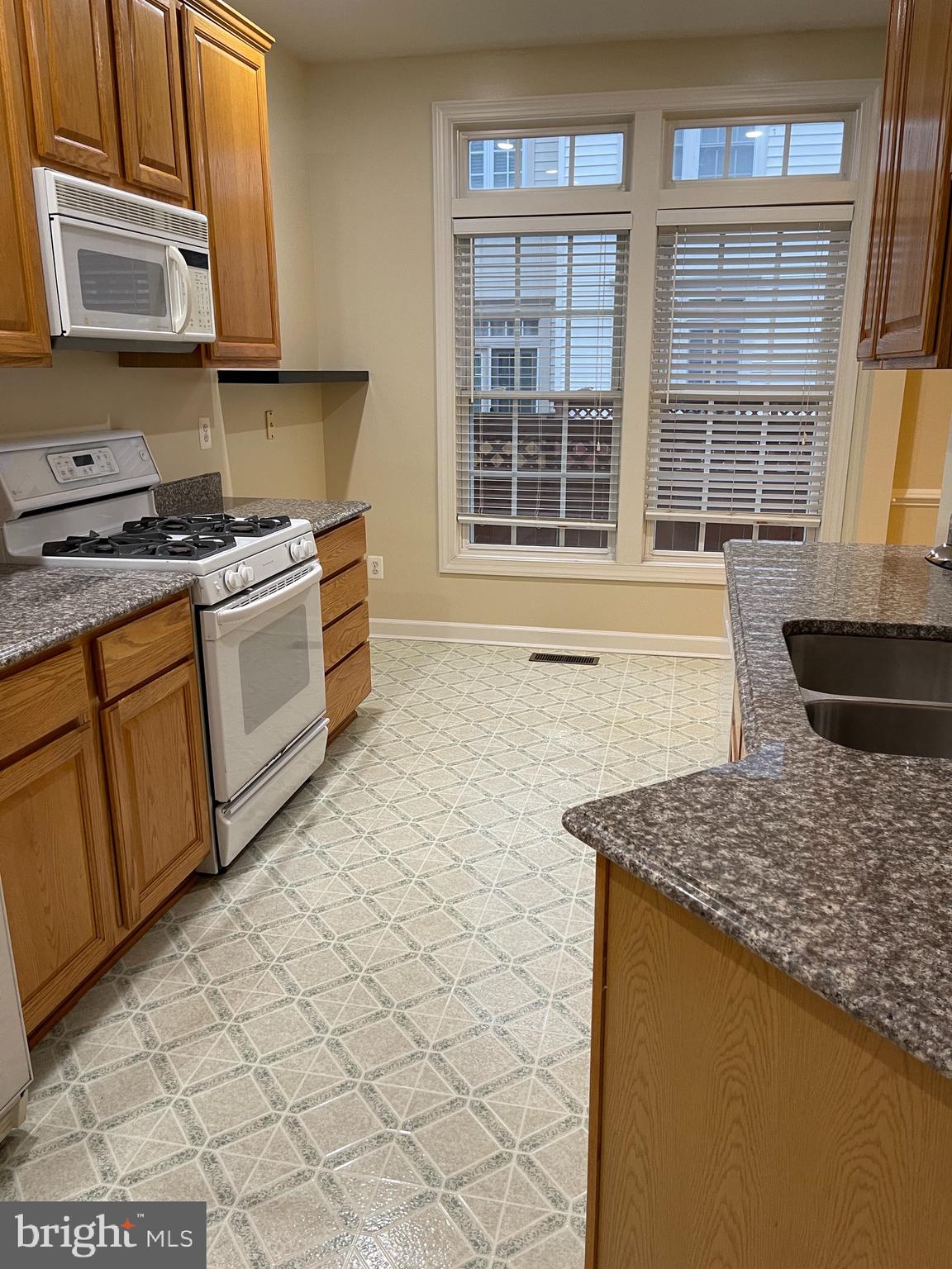 CARR AT CEDAR LAKES - Residential Lease